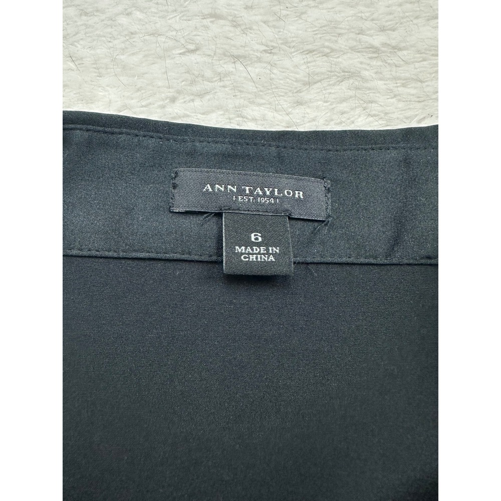 Ann Taylor Silk Blend Button Down Blouse Womens 6 Black Excellent Satin Stretch - Picture 4 of 8